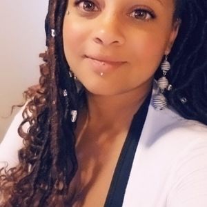 Meet your Posher, Réna